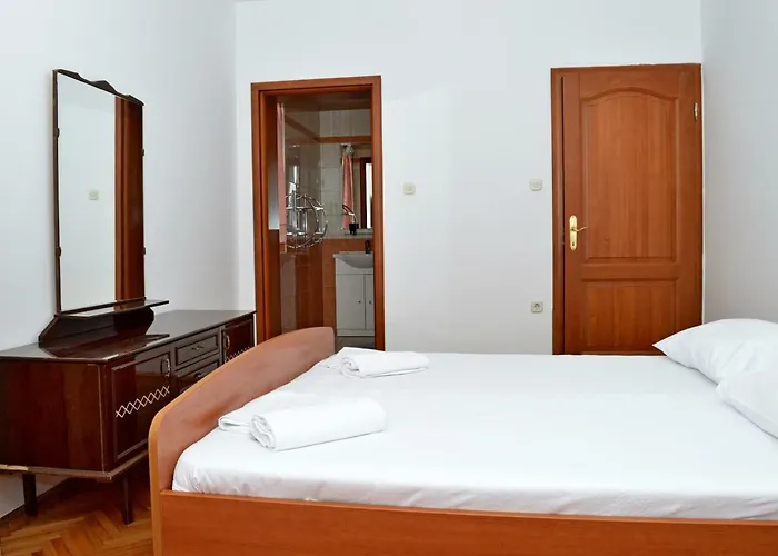 Apartments Macak